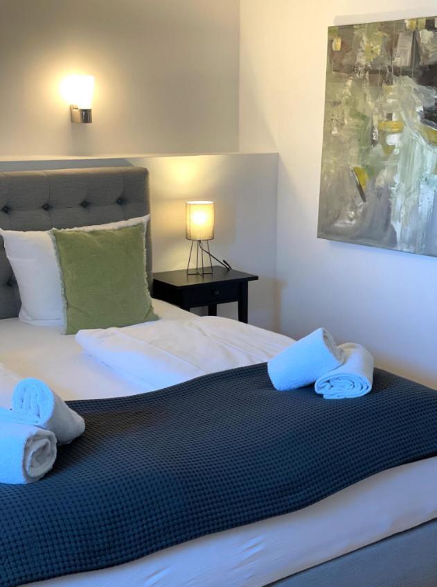 Hotel & Restaurant Gruener Baum Merzhausen エクステリア 写真