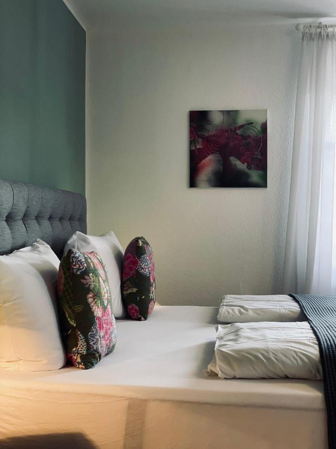 Hotel & Restaurant Gruener Baum Merzhausen エクステリア 写真