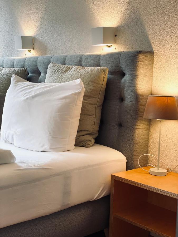 Hotel & Restaurant Gruener Baum Merzhausen エクステリア 写真