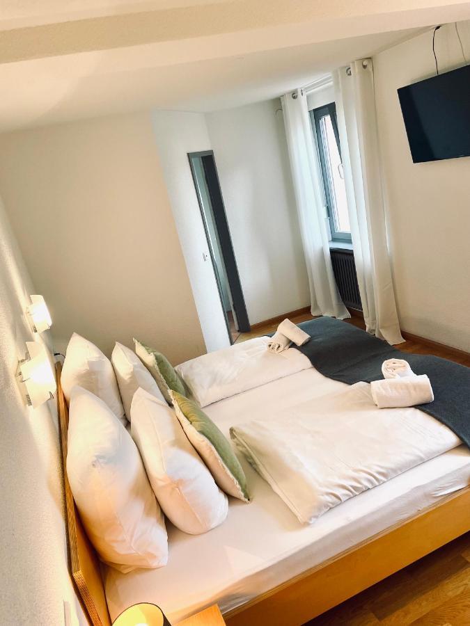 Hotel & Restaurant Gruener Baum Merzhausen エクステリア 写真