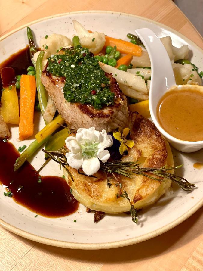 Hotel & Restaurant Gruener Baum Merzhausen エクステリア 写真